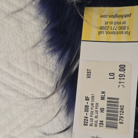 Patchington Navy Faux Fur Vest NWT - Picture 3 of 3